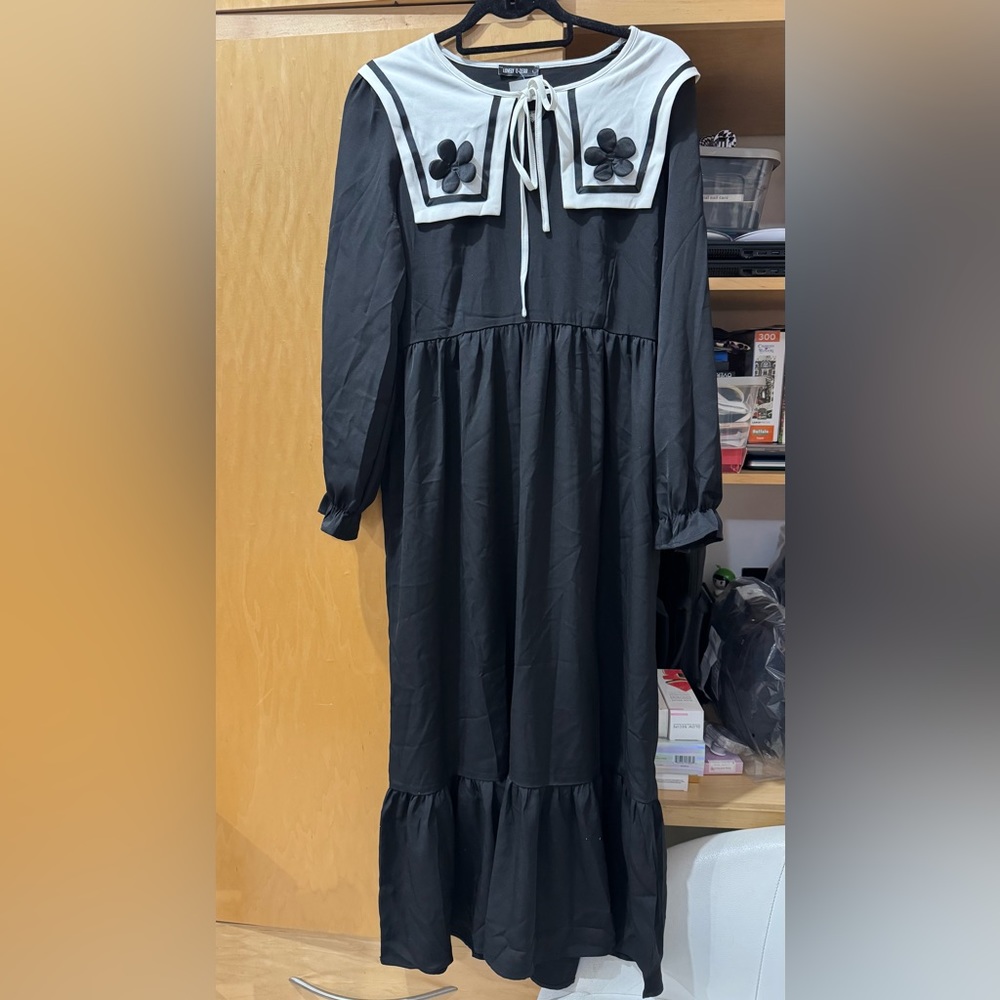 Sale!! New!! Cute Black and White Women's Dress (Large)